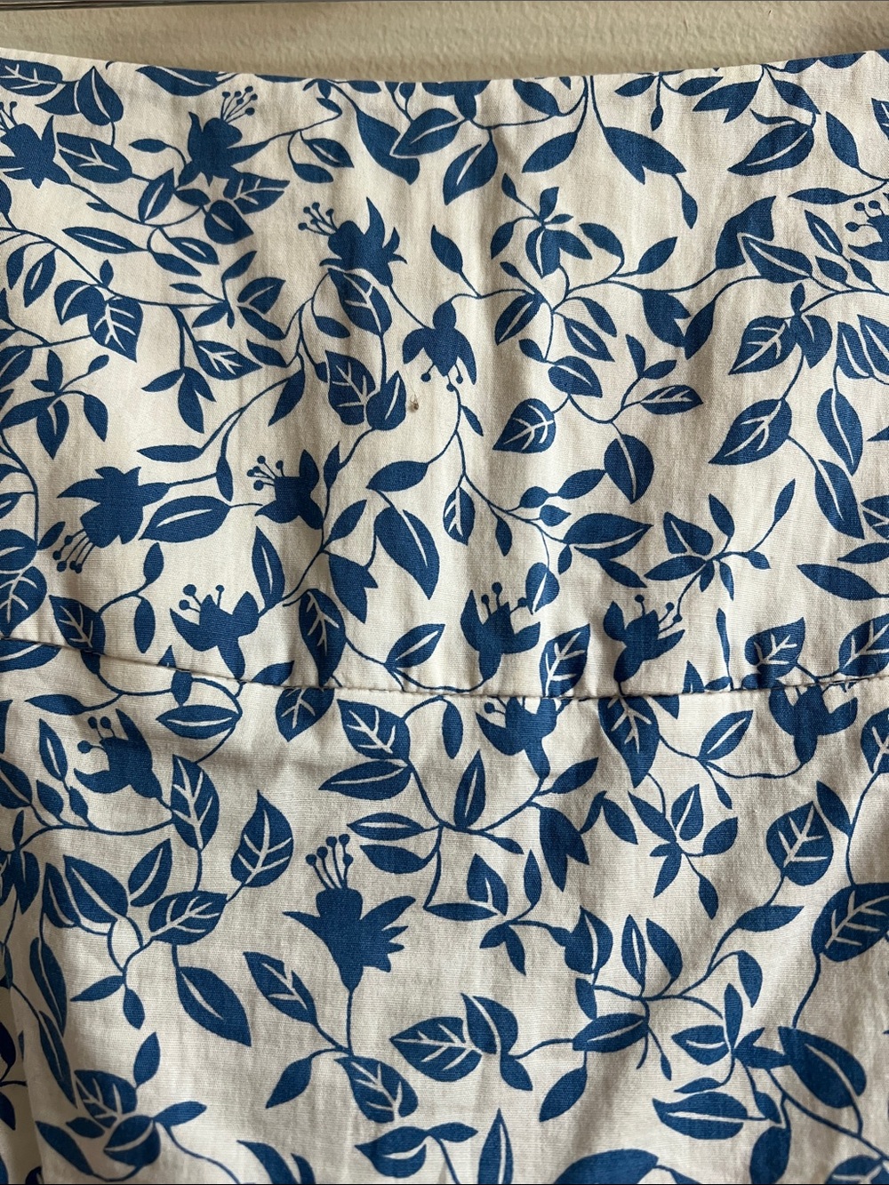 DVF Blue and white Dainty print mini skirt front kick pleat contour waist Aline - Picture 7 of 14